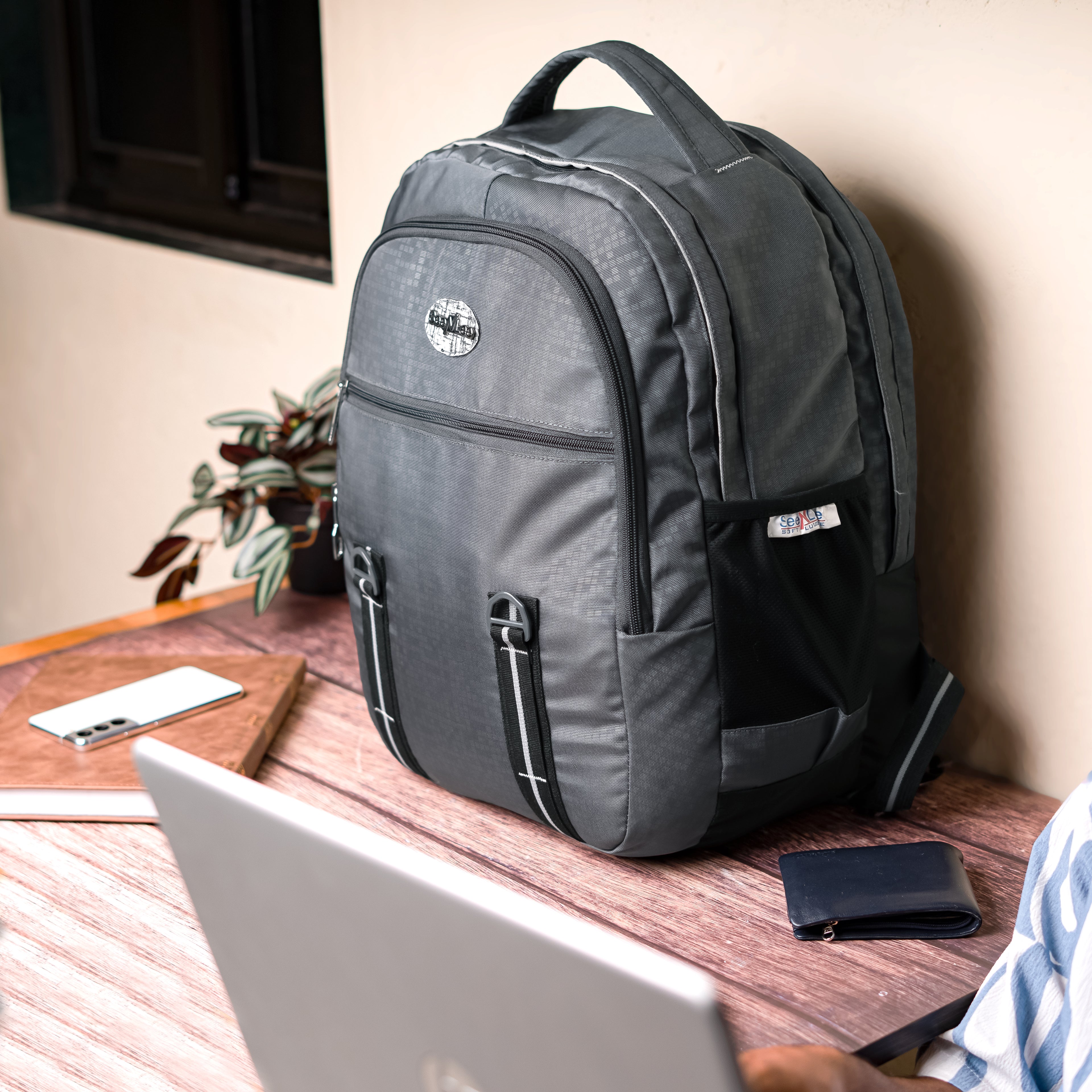 Urban Metro grid | Backpack for Special Occasions & High Quality Gifting